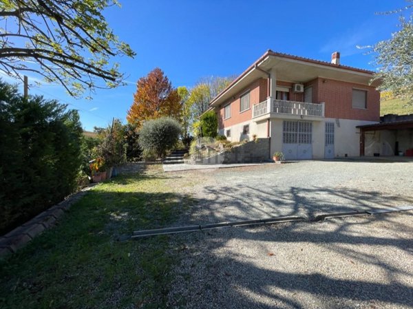 casa indipendente in vendita a Calamandrana