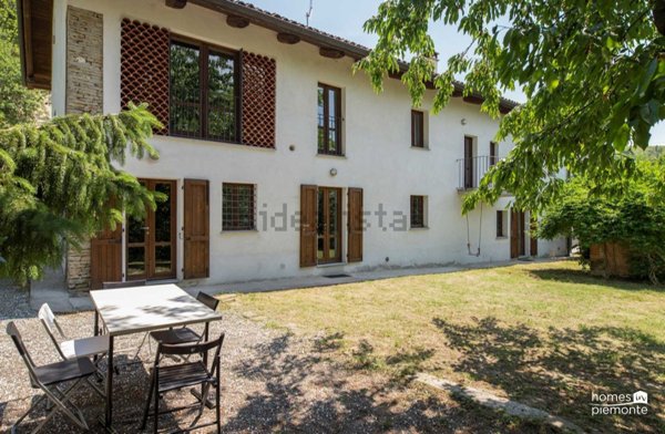 casa indipendente in vendita a Calamandrana