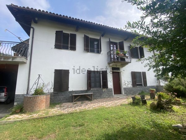 casa indipendente in vendita a Calamandrana