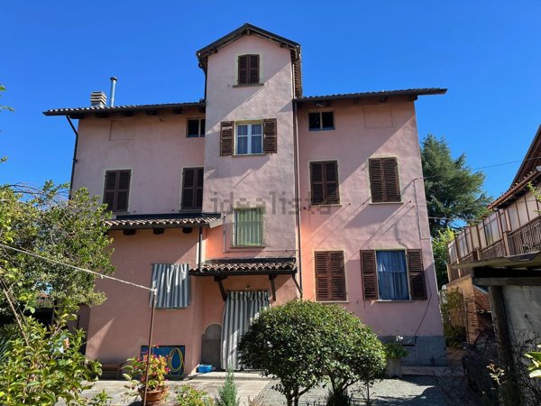 casa indipendente in vendita a Calamandrana