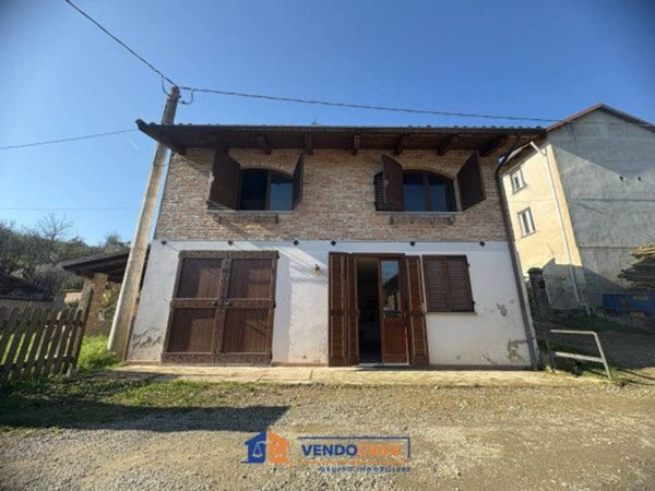 casa indipendente in vendita a Calamandrana in zona Garbazzola