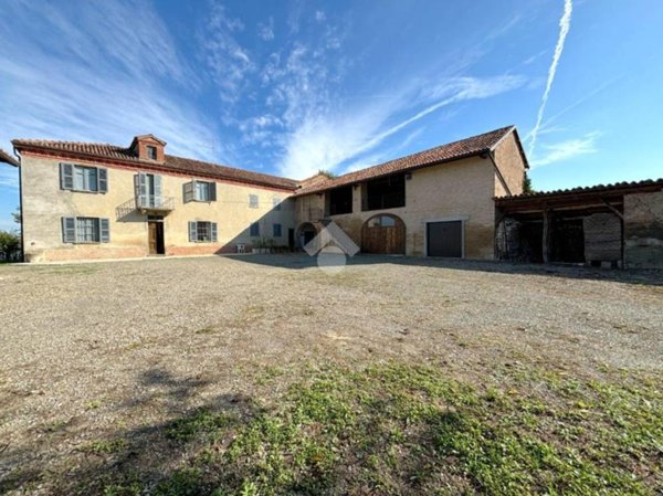 casa indipendente in vendita a Calamandrana in zona Quartino