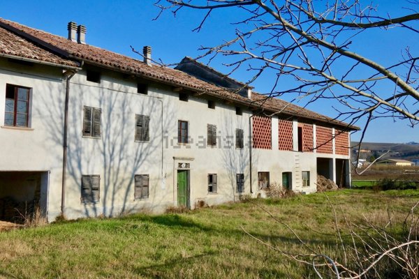 casale in vendita a Calamandrana