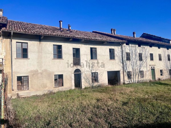 casale in vendita a Calamandrana