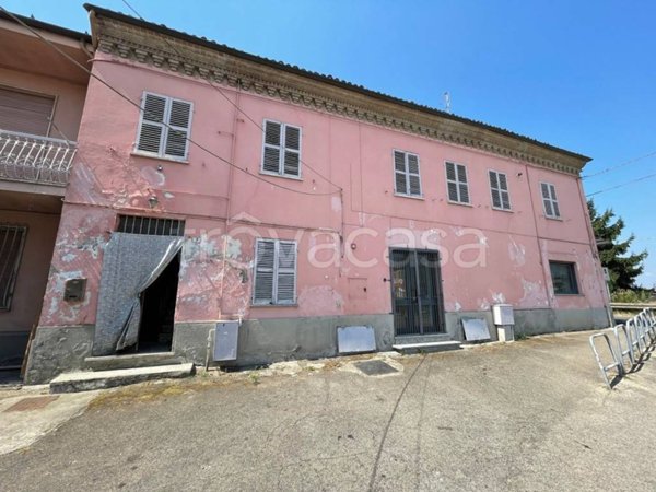 casa indipendente in vendita a Calamandrana