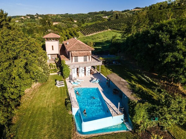 casa indipendente in vendita a Calamandrana