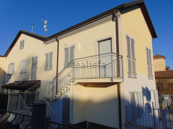 appartamento in vendita a Calamandrana in zona Quartino