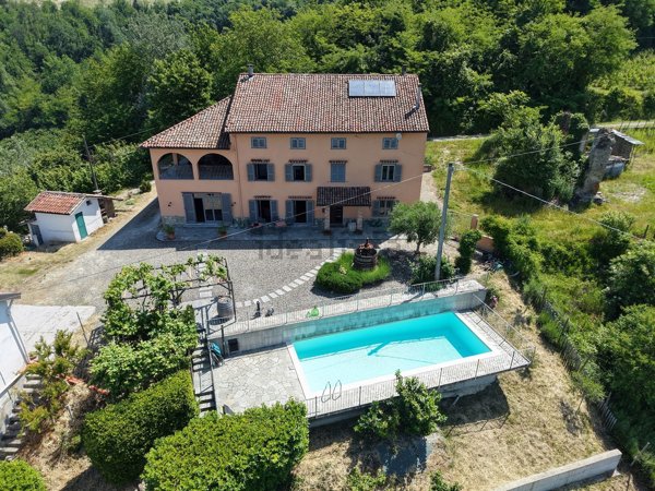 casa indipendente in vendita a Calamandrana
