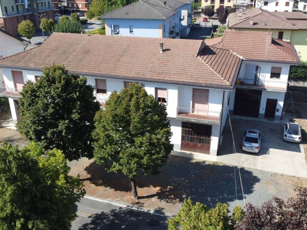 casa indipendente in vendita a Calamandrana in zona Quartino