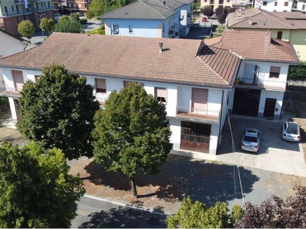casa indipendente in vendita a Calamandrana in zona Quartino