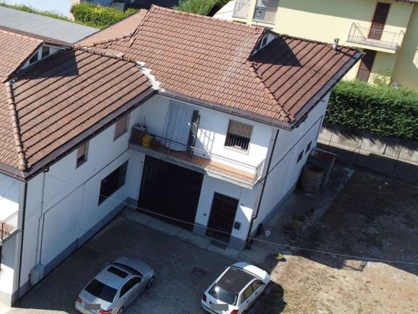 casa indipendente in vendita a Calamandrana in zona Quartino