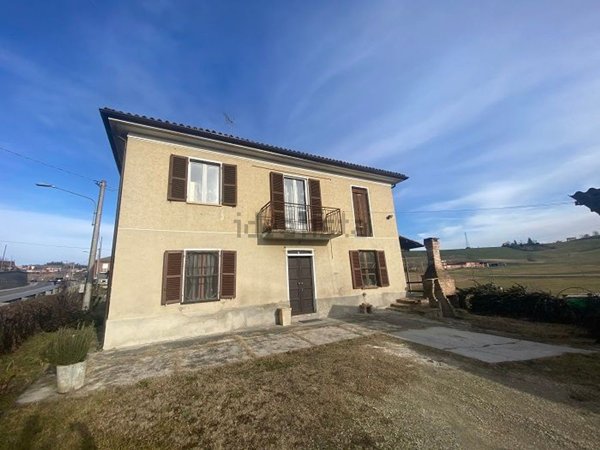 esavano in vendita a Calliano Monferrato