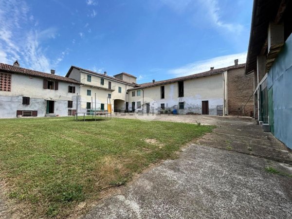 casa semindipendente in vendita a Calliano Monferrato