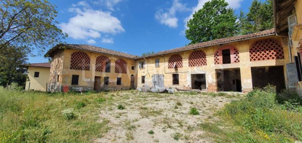 casa indipendente in vendita a Calosso