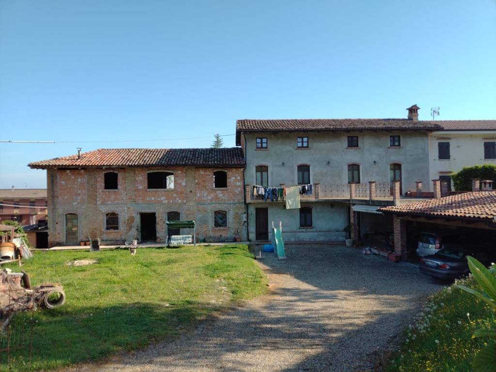 casa indipendente in vendita a Calosso