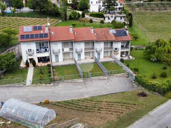 casa indipendente in vendita a Calosso