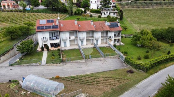 casa indipendente in vendita a Calosso