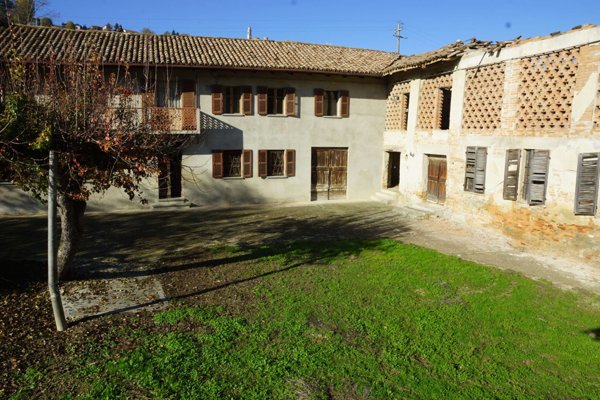 casa indipendente in vendita a Calosso