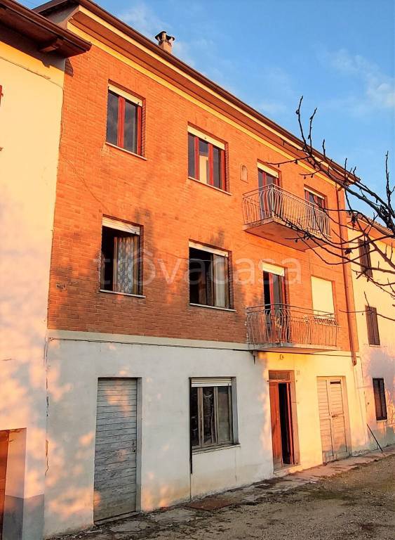 casa indipendente in vendita a Calosso