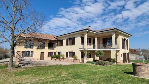 casa indipendente in vendita a Calosso