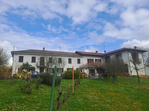 casa indipendente in vendita a Calosso