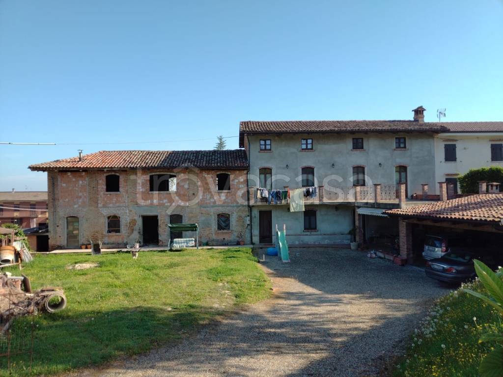 casa indipendente in vendita a Calosso