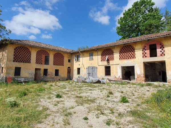 casa indipendente in vendita a Calosso