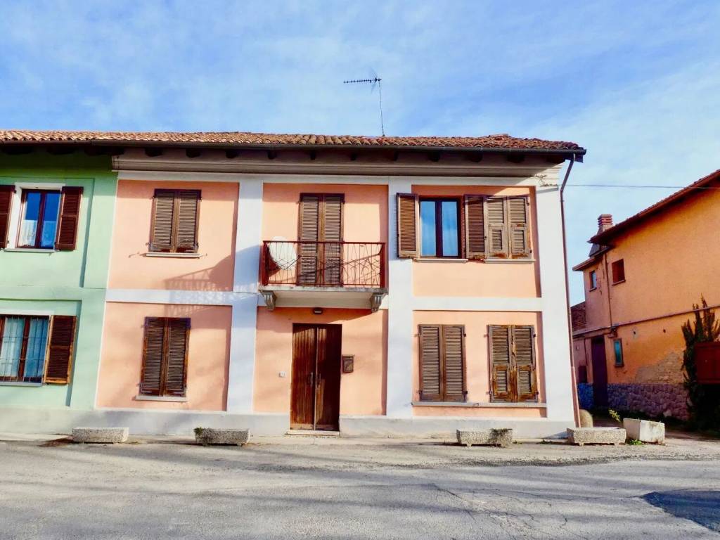 casa indipendente in vendita a Calosso