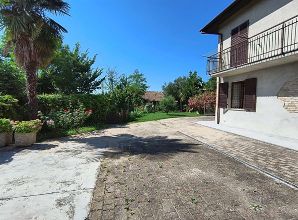 casa indipendente in vendita a Calosso