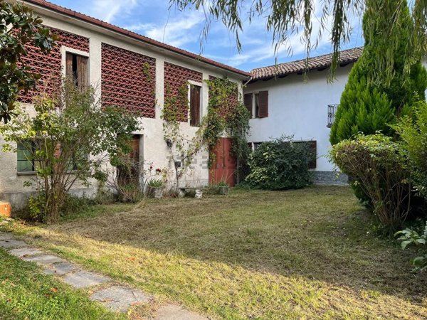 casa indipendente in vendita a Calosso