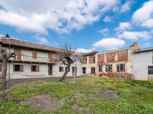 casa indipendente in vendita a Calosso
