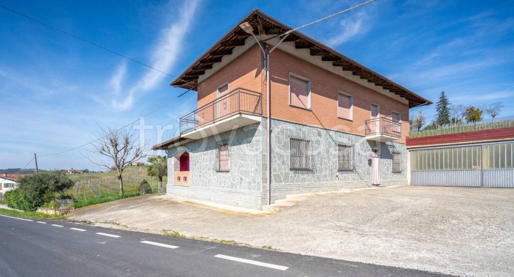 casa indipendente in vendita a Calosso