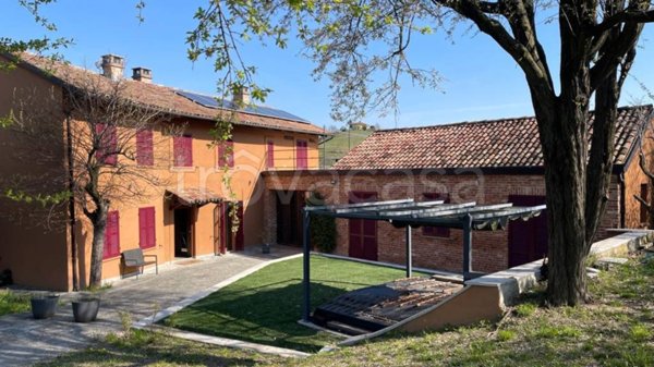 casa indipendente in vendita a Calosso