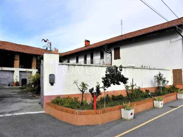 casa indipendente in vendita a Camerano Casasco