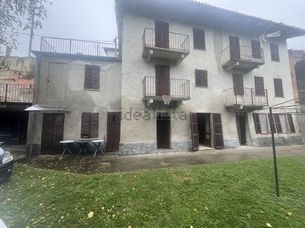 casa indipendente in vendita a Camerano Casasco