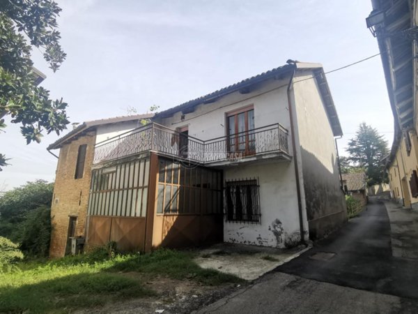 casa indipendente in vendita a Camerano Casasco
