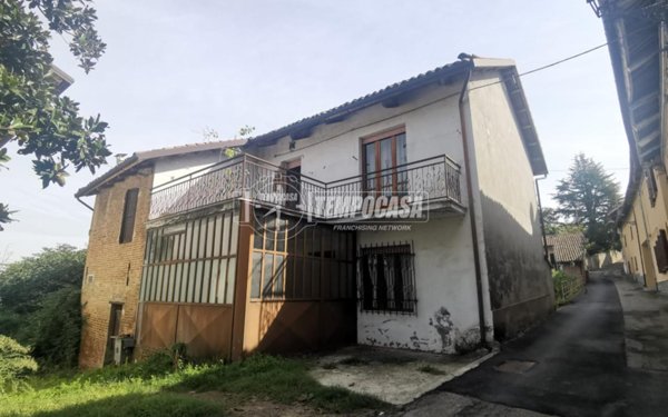 casa indipendente in vendita a Camerano Casasco