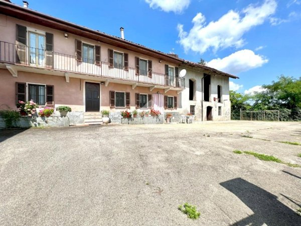 casa indipendente in vendita a Camerano Casasco