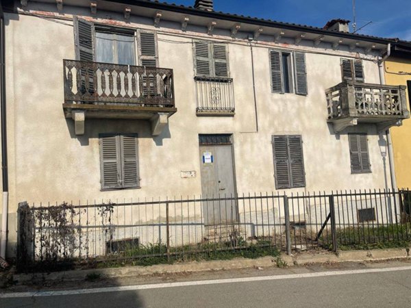 casa indipendente in vendita a Camerano Casasco