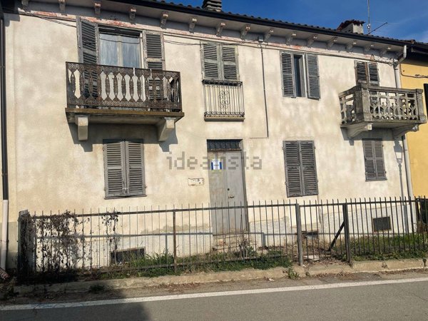 casa semindipendente in vendita a Camerano Casasco