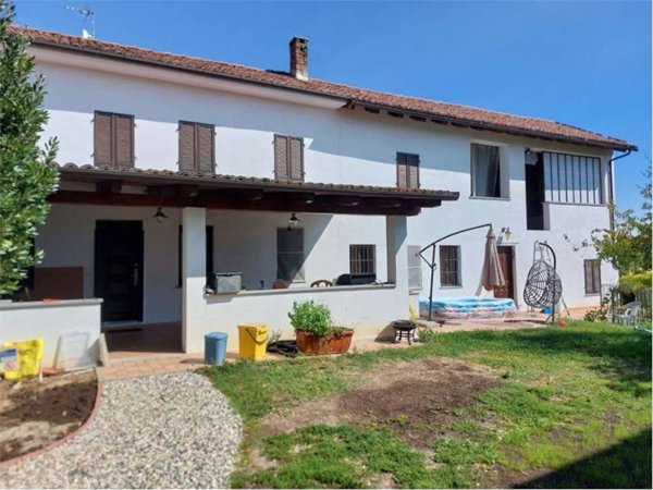 casa indipendente in vendita a Camerano Casasco