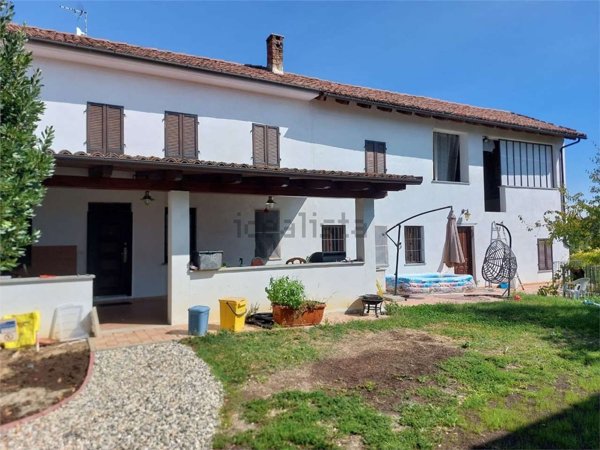 casa indipendente in vendita a Camerano Casasco