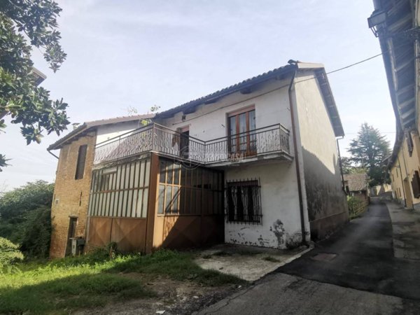 casa indipendente in vendita a Camerano Casasco