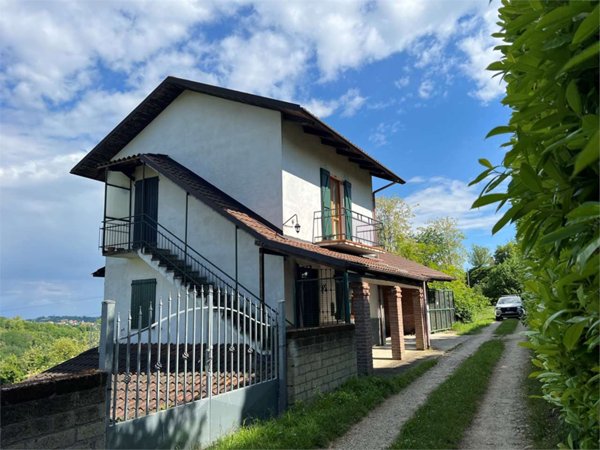 casa indipendente in vendita a Camerano Casasco