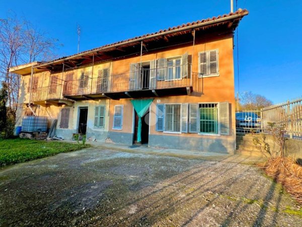 casa indipendente in vendita a Camerano Casasco