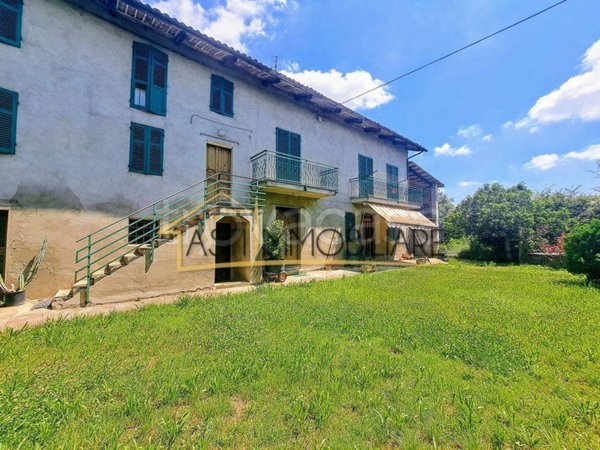 casa indipendente in vendita a Camerano Casasco