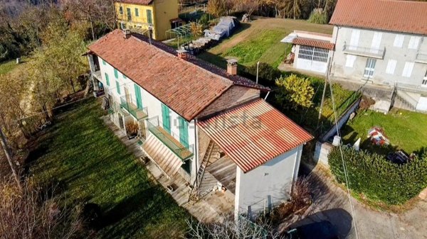 casa indipendente in vendita a Camerano Casasco