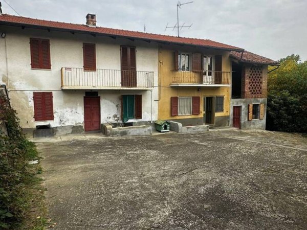 casa indipendente in vendita a Camerano Casasco