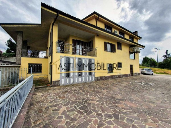 casa indipendente in vendita a Camerano Casasco