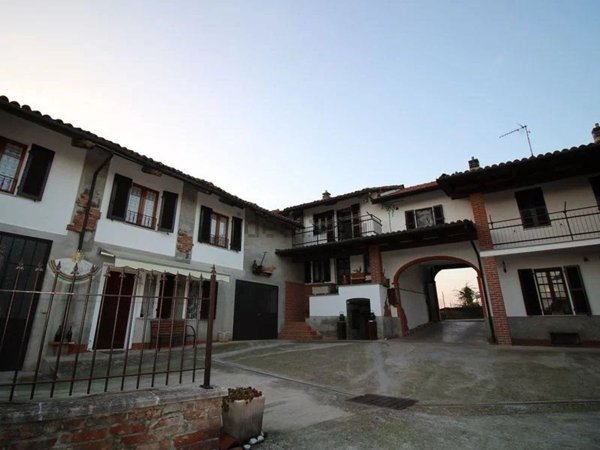 appartamento in vendita a Camerano Casasco